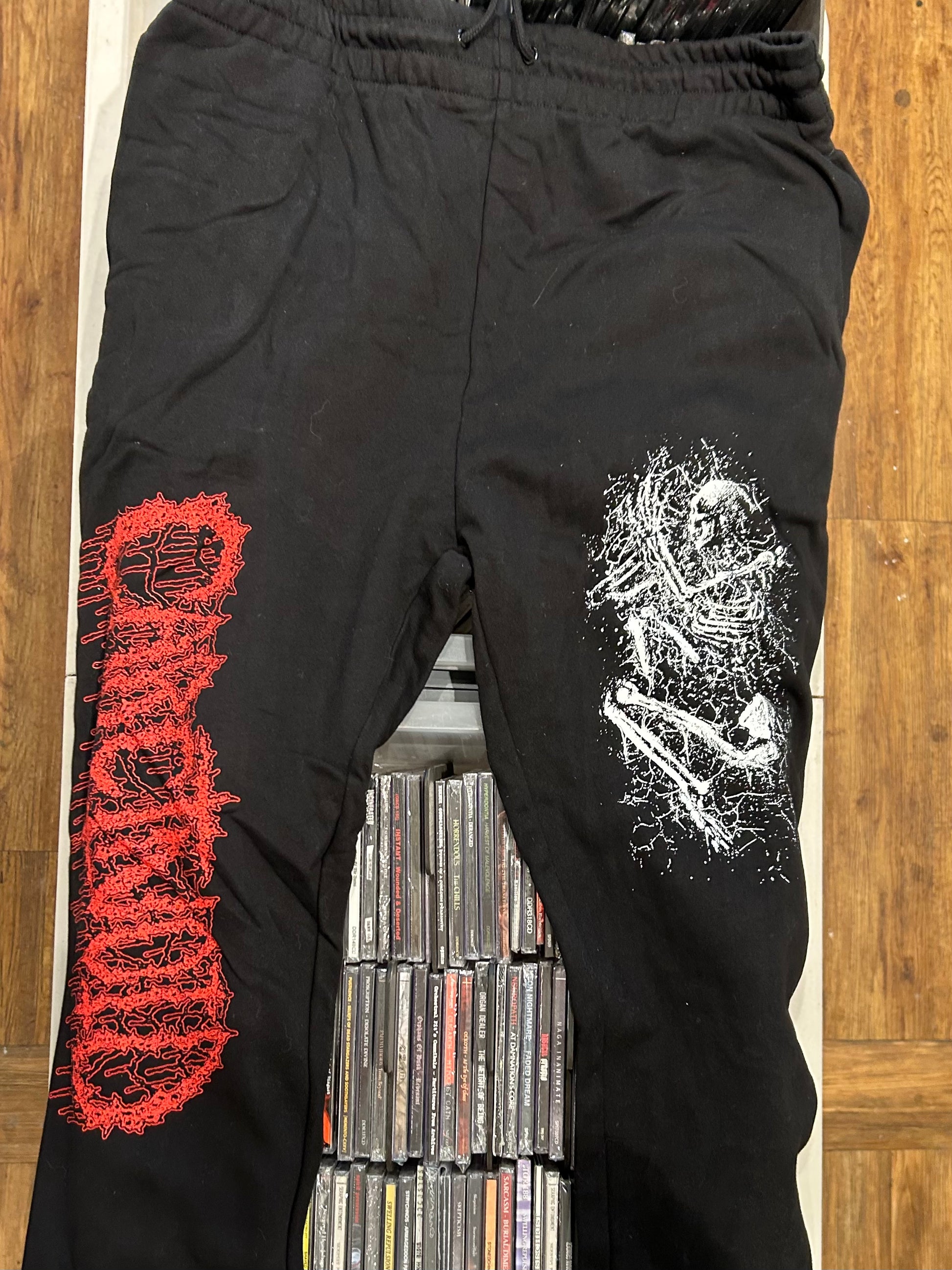 Carcinoid, Trackpants