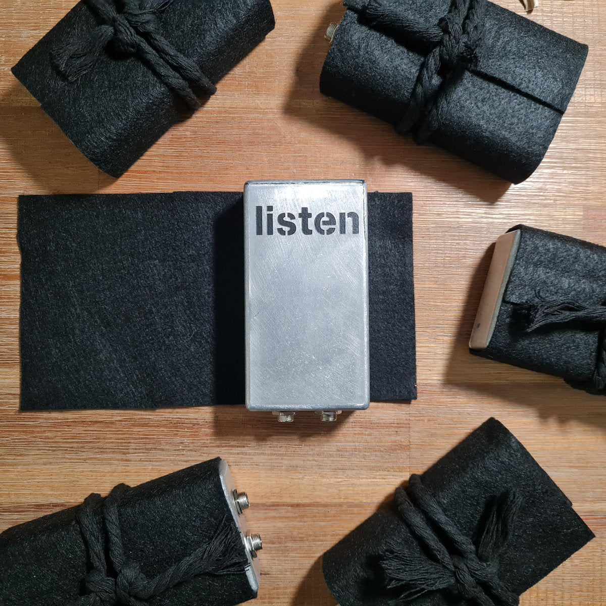 Listen, Stereo Contact Mic